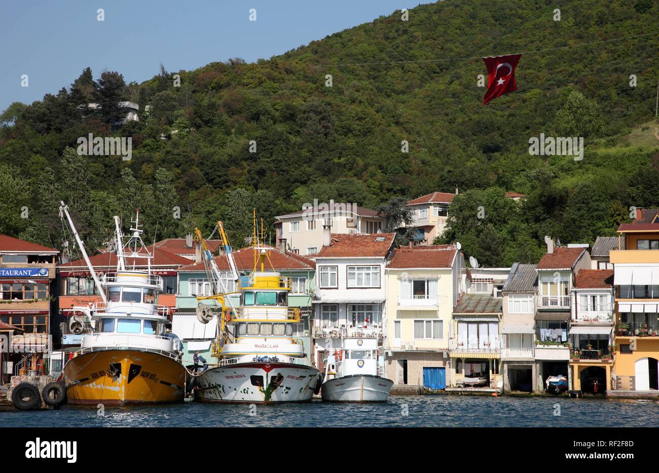 Anadolu Kavagi vilage sul Bosforo stretto, Istanbul, Turchia Foto Stock