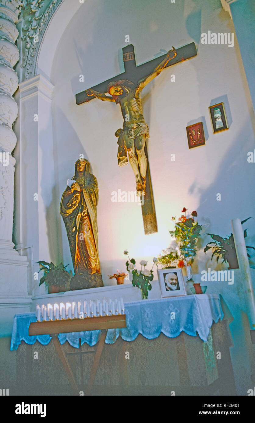 Europa Sicilia Taormina Messing Provincia Largo S Caterina Chiesa la croce di Cristo Foto Stock