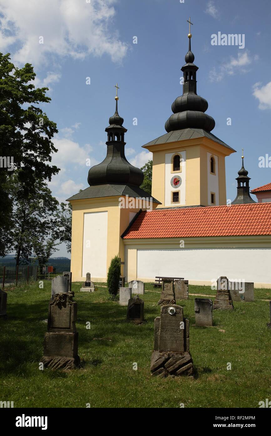 Cimitero storico della chiesa di pellegrinaggio Maria Loreto in Starý Hroznatov, Altkinsberg, Cheb regione, Eger, Boehmen, Egerland Foto Stock