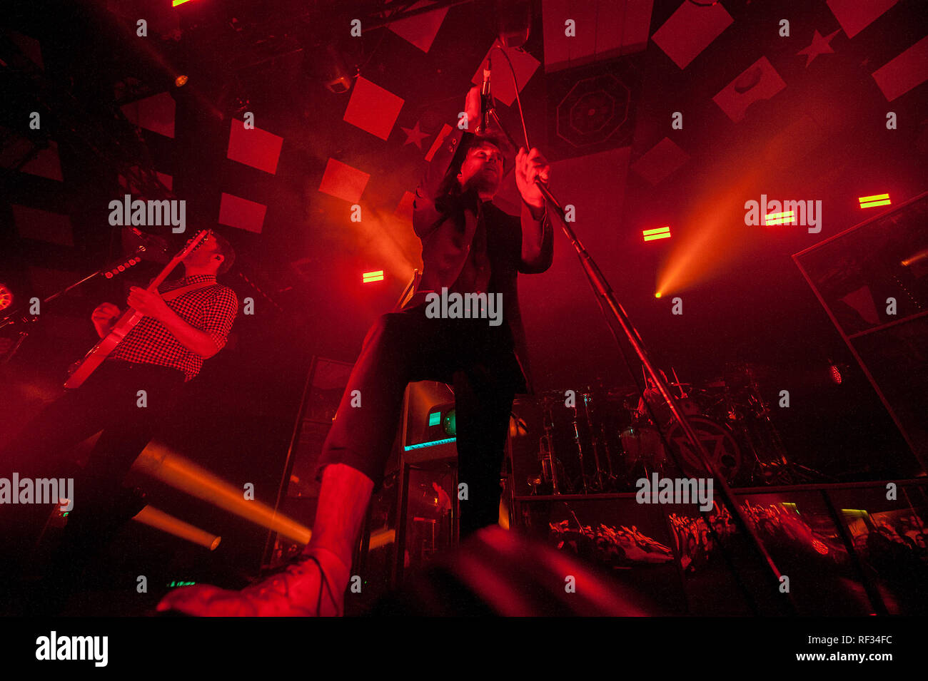 Glasgow, Scotland, Regno Unito. 23 gennaio, 2019. Immettere Shikari, in concerto presso la sala da ballo Barrowlands. Credito: Stuart Westwood/Alamy Live News Foto Stock