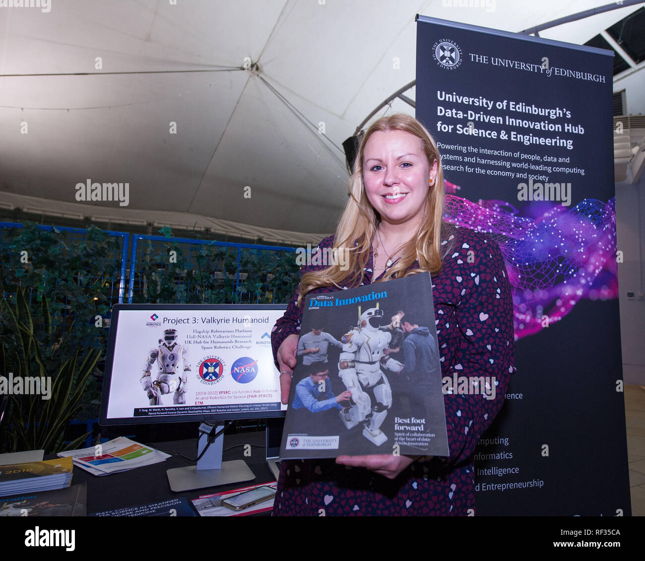 Edinburgh, Regno Unito. Il 23 gennaio 2019. L' Università di Edimburgo Data-Driven innovazione Hub per Science & Engineering team sono venuti con applicazioni di intelligenza artificiale. Essi stanno lavorando su robotica e A.I. e sarà l'invio di un robot di Marte. Gli esseri umani e la A.I. hanno subito lungo per decenni ma come A.I. inizia a imparare e diventare cosciente di se stessa, sono esseri umani sarà pronta per i salti e limiti che A.I ha da offrire a noi? Solo il tempo potrà dirlo. Credito: Colin Fisher/Alamy Live News Foto Stock