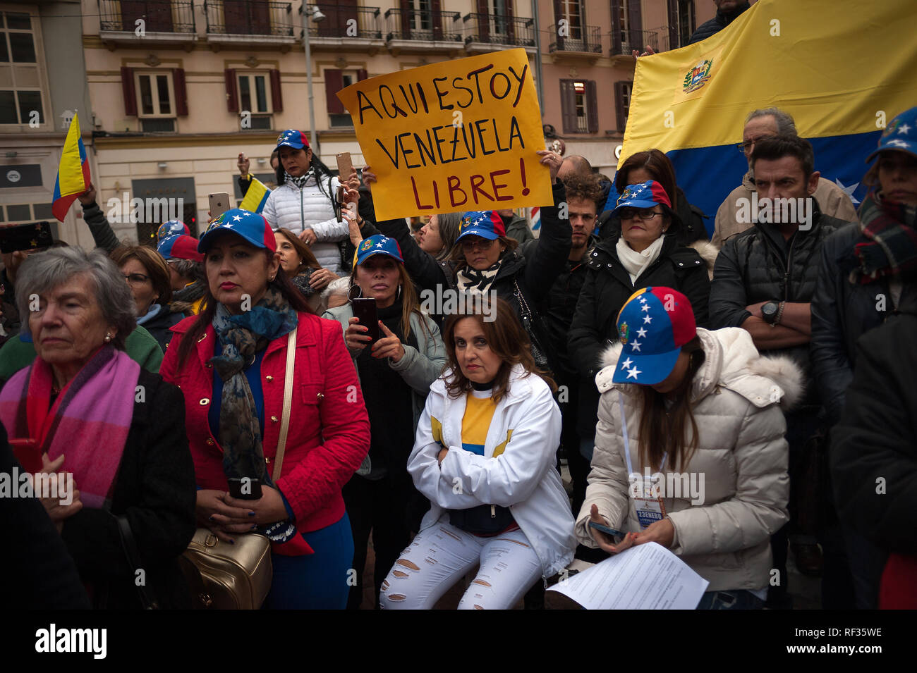 Un venezuelano protester visto tenendo un cartello dicendo Eccomi, Venezuela libera durante la manifestazione di sostegno politico Juan Guaidó, presidente del Venezuela Assemblea Nazionale e legislatore del partito di opposizione volontà popolare (Voluntad popolari). Foto Stock