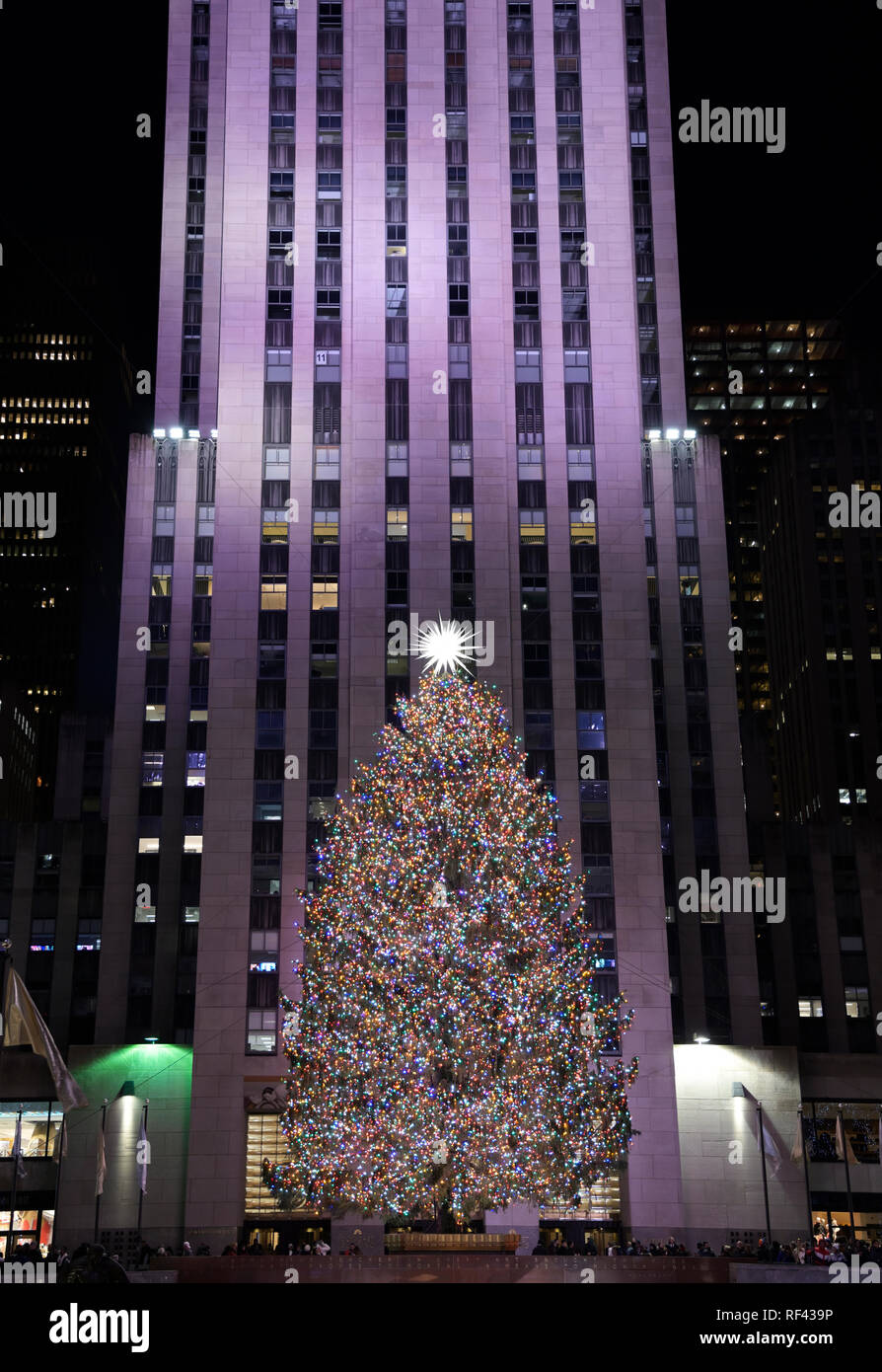 Albero di Natale al Rockefeller Center di New York Midtown Foto Stock