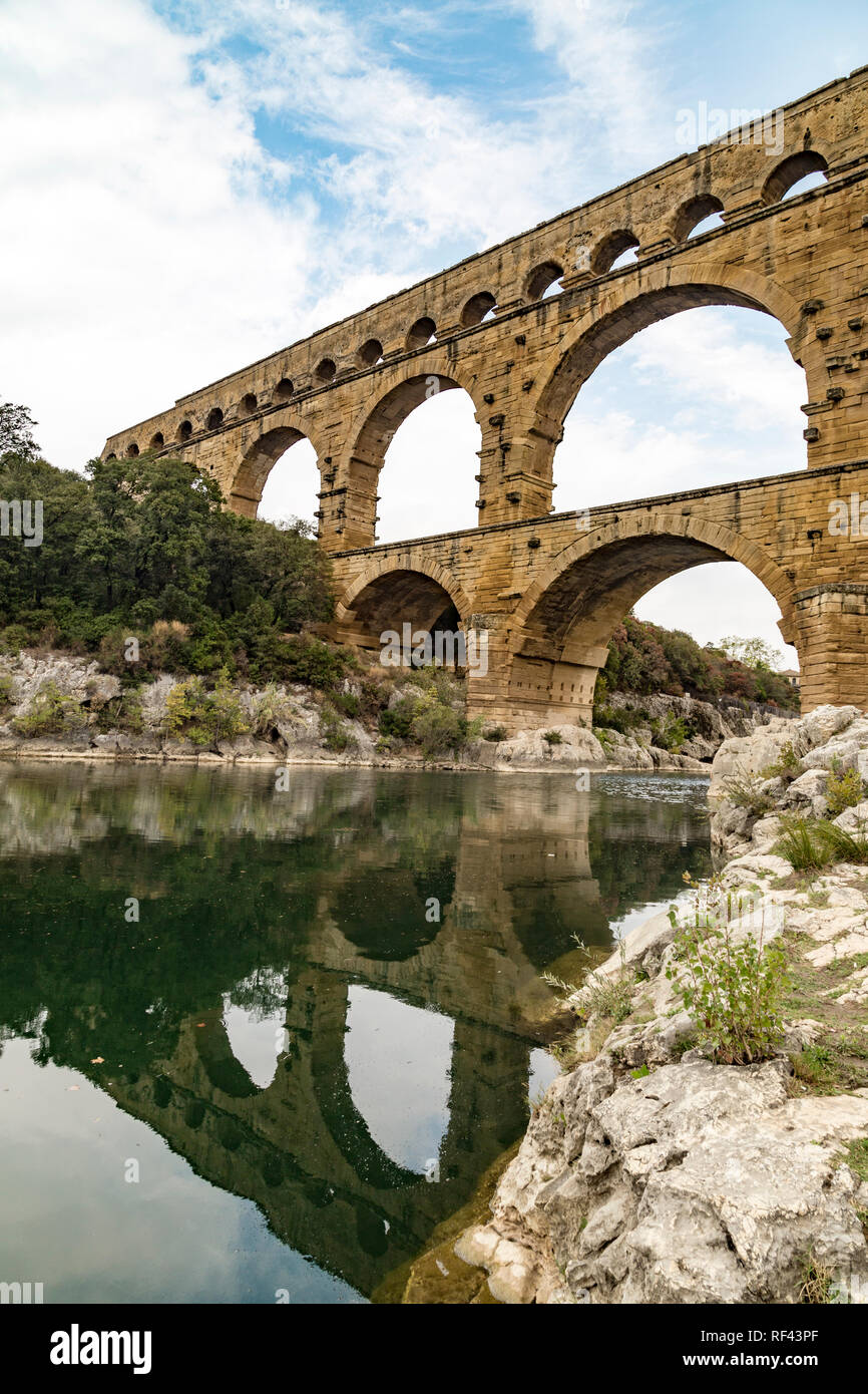 Antico Acquedotto Romano di Pont du Gard in Francia Foto Stock