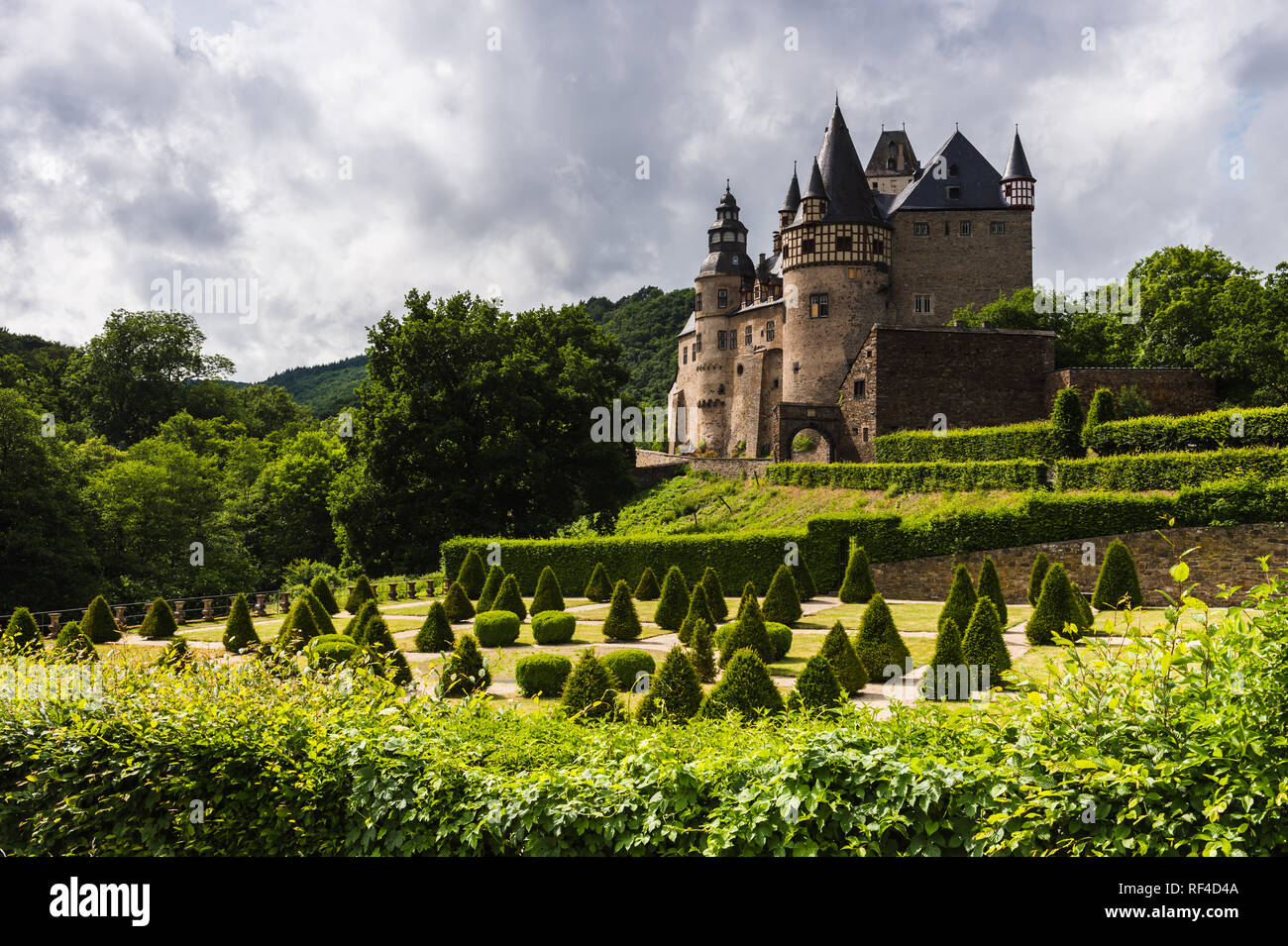Splendida vista su 'Buerresheim' palace con il suo giardino Foto Stock