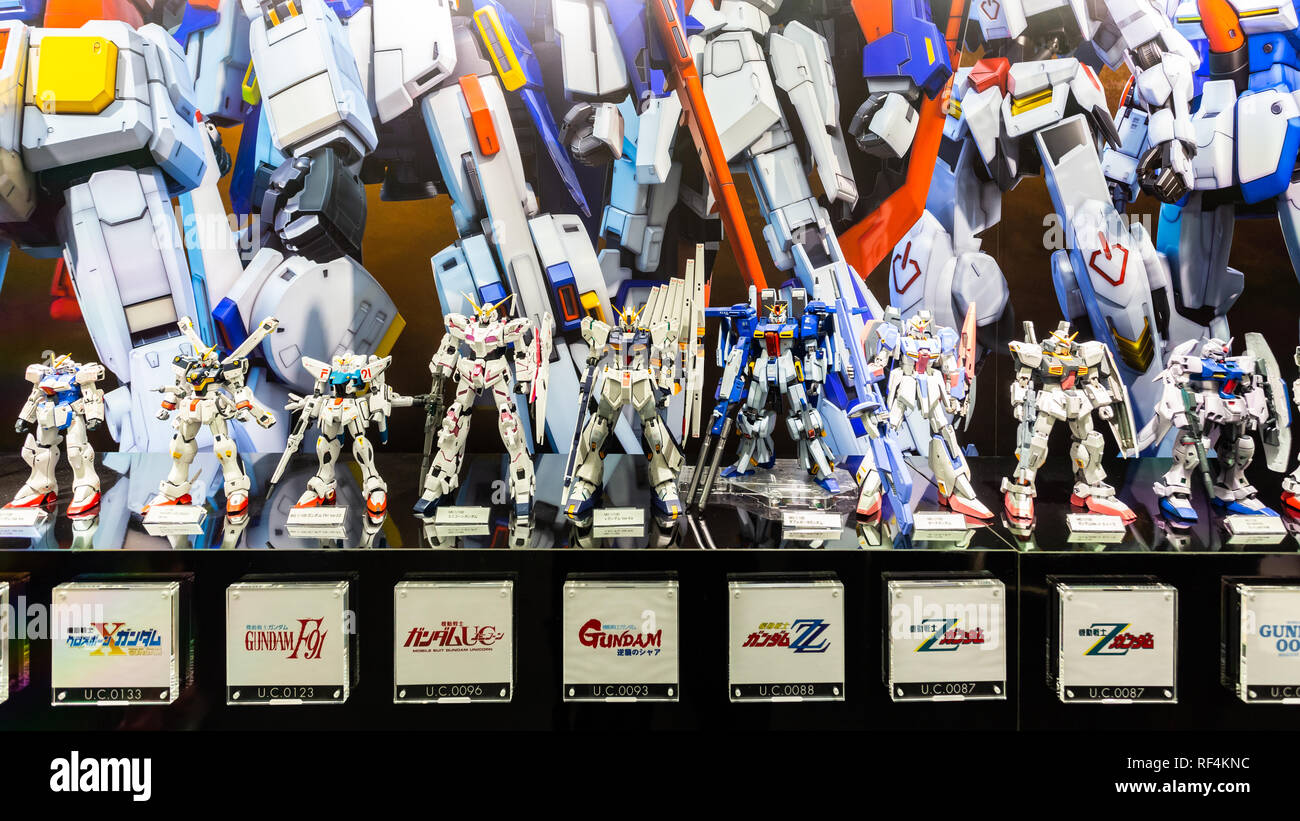 Tokyo, Giappone - 18 Ottobre 2018: il display del modello in plastica Mobile Suit Gundam in Gundam centro commerciale chiamato 'il GUNDAM BASE" a Odaiba in città Foto Stock