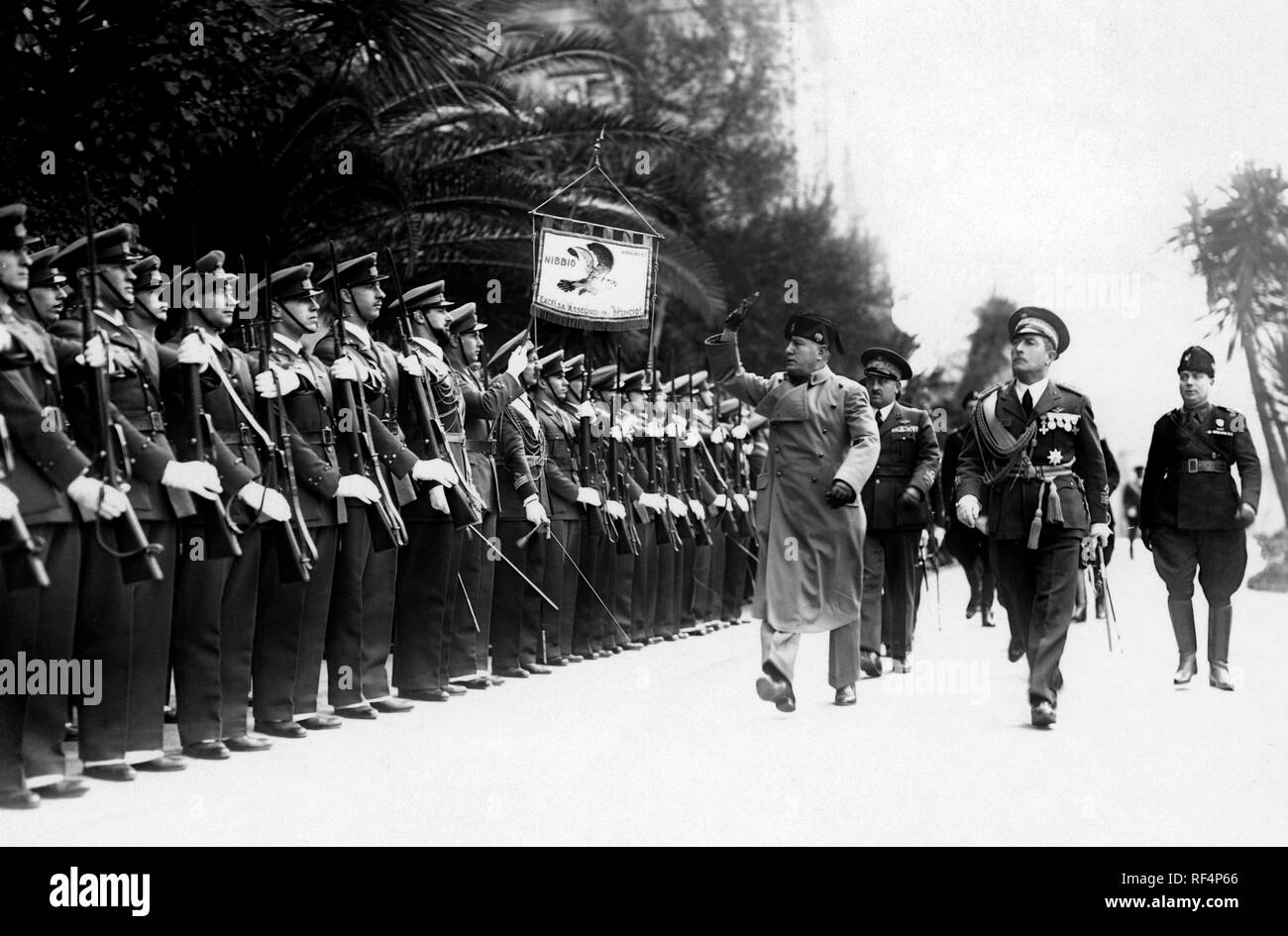 L'Italia, caserta, Benito Mussolini al battesimo di orione aeronautical corps, 1931 Foto Stock