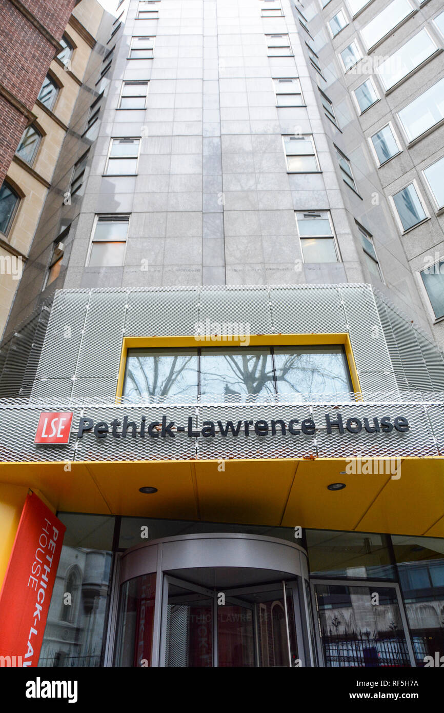 La London School of Economics (LSE) ha rinominato in tre delle sue principali Clemente's Inn edifici del campus. Casa Pankhurst, Fawcett House, London, Regno Unito Foto Stock