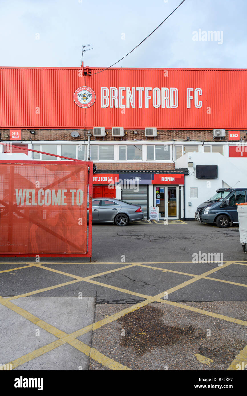 Griffin Park la casa di Brentford Football Club, Hounslow, London, Regno Unito Foto Stock