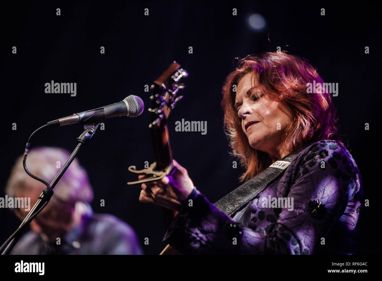 Il cantante americana, country e folk musicista Rosanne Cash esegue un concerto dal vivo presso il Danish folk, blues e il festival della musica country Tønder Festival 2016. Danimarca, 26/08 2016. Ad eccezione della Danimarca. Foto Stock