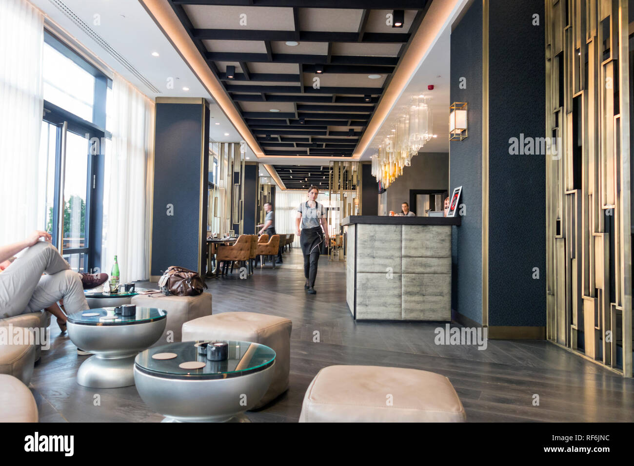 Sky Lounge Restaurant presso l'hotel Hilton a Belgrado in Serbia Foto Stock