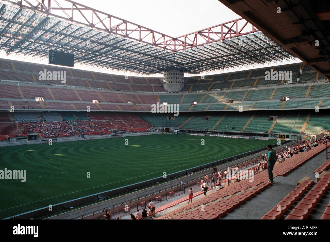 Vista generale dello stadio di San Siro, Milano, Italia, casa di AC Milan e Inter Milan, raffigurato su 24 Luglio 1993 Foto Stock