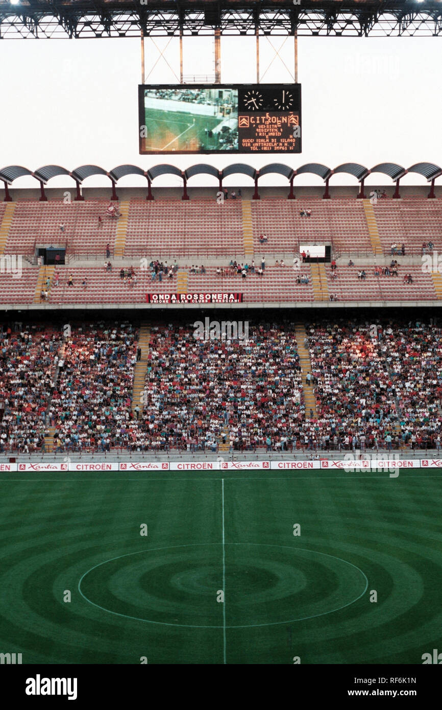 Vista generale dello stadio di San Siro, Milano, Italia, casa di AC Milan e Inter Milan, raffigurato su 24 Luglio 1993 Foto Stock