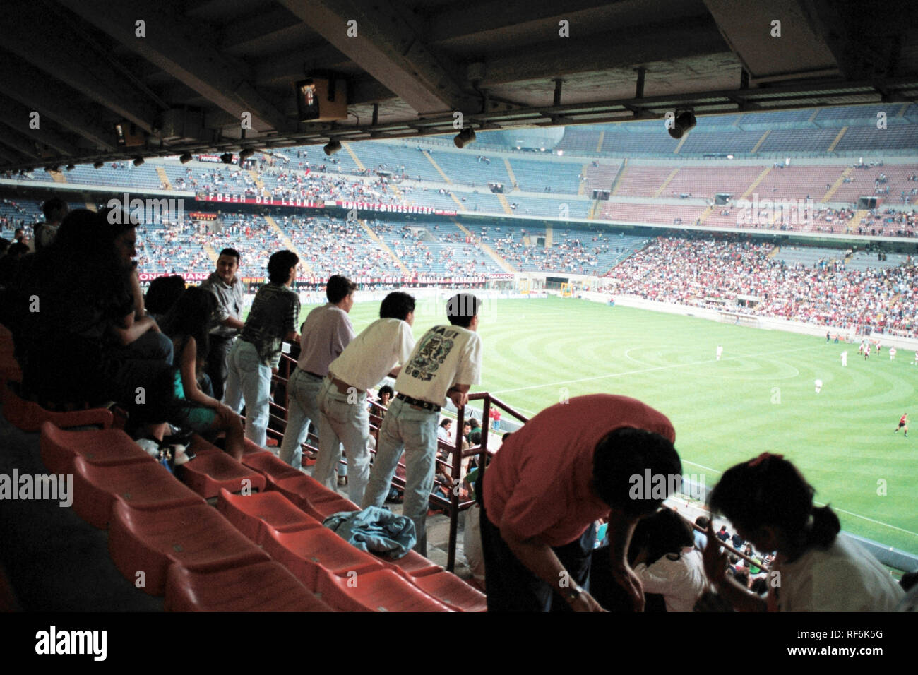 Vista generale dello stadio di San Siro, Milano, Italia, casa di AC Milan e Inter Milan, raffigurato su 24 Luglio 1993 Foto Stock