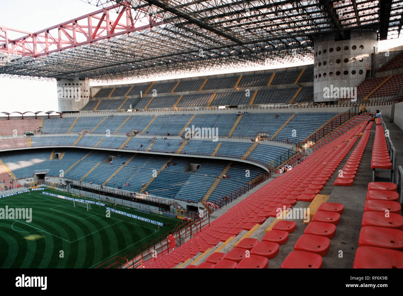 Vista generale dello stadio di San Siro, Milano, Italia, casa di AC Milan e Inter Milan, raffigurato su 24 Luglio 1993 Foto Stock