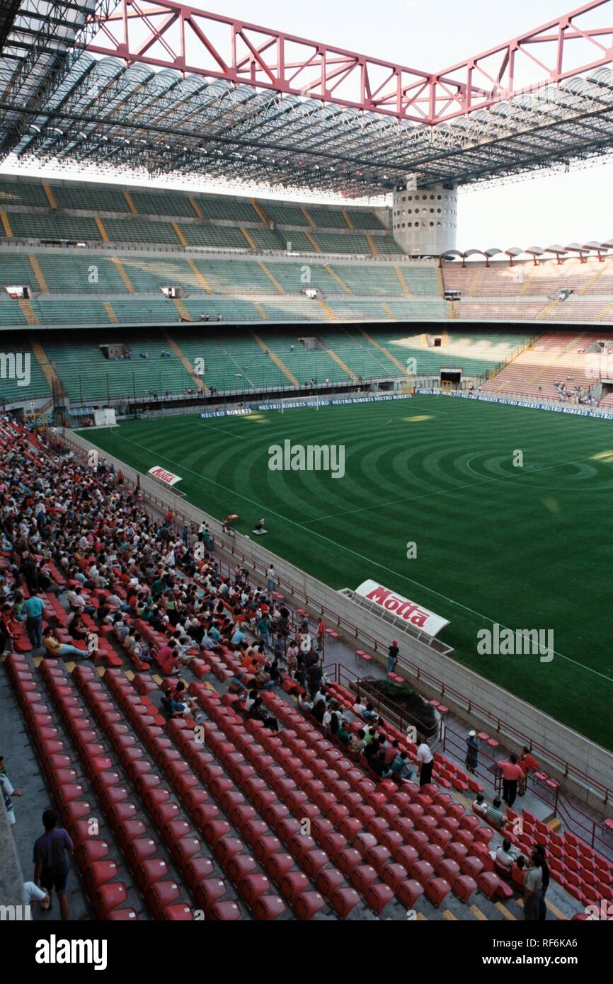 Vista generale dello stadio di San Siro, Milano, Italia, casa di AC Milan e Inter Milan, raffigurato su 24 Luglio 1993 Foto Stock