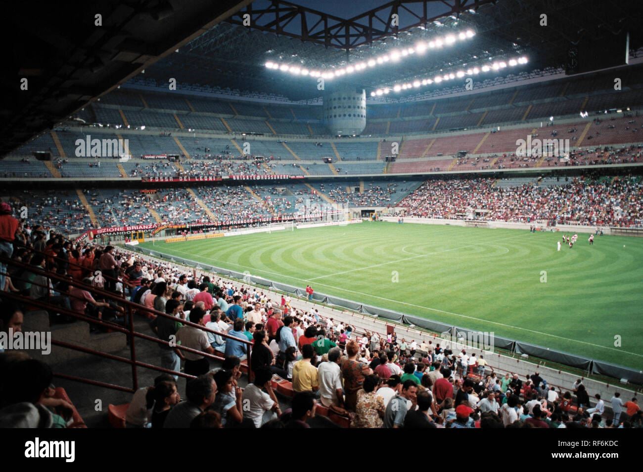 Vista generale dello stadio di San Siro, Milano, Italia, casa di AC Milan e Inter Milan, raffigurato su 24 Luglio 1993 Foto Stock