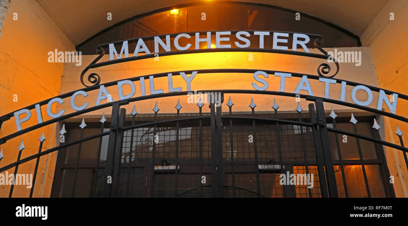 Manchester Piccadilly Station ingresso, Fairfield Street, North West England, Regno Unito, M1 2QF Foto Stock