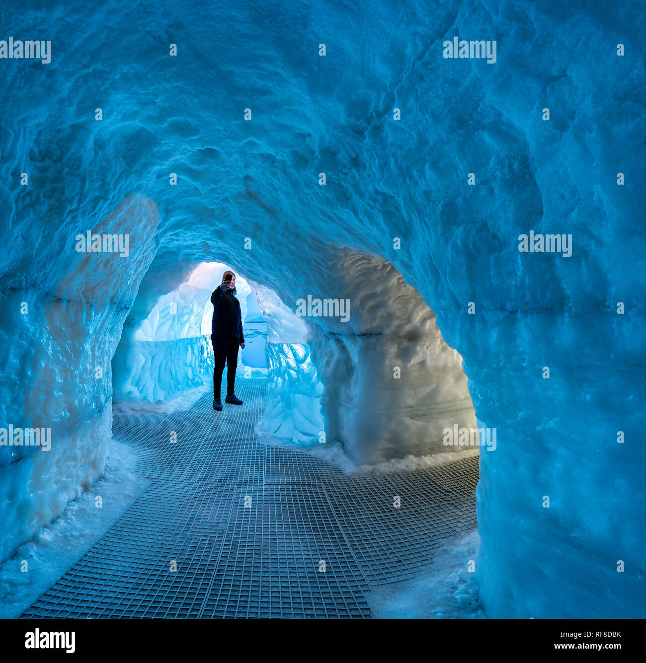 Glacier Ice Cave presentano, Museo Perlan (perla) Reykjavik, Islanda Foto  stock - Alamy
