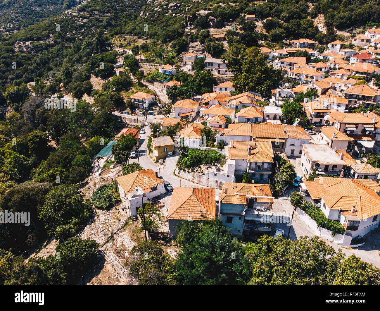 Vista aerea di Maries villaggio tradizionale nel centro di Thasos, isola greca nel Mare Egeo Foto Stock