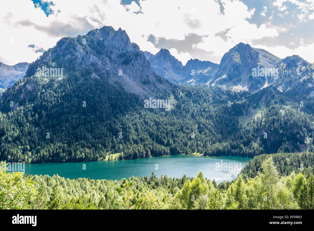 Il bellissimo lago di Sant Maurici Foto Stock