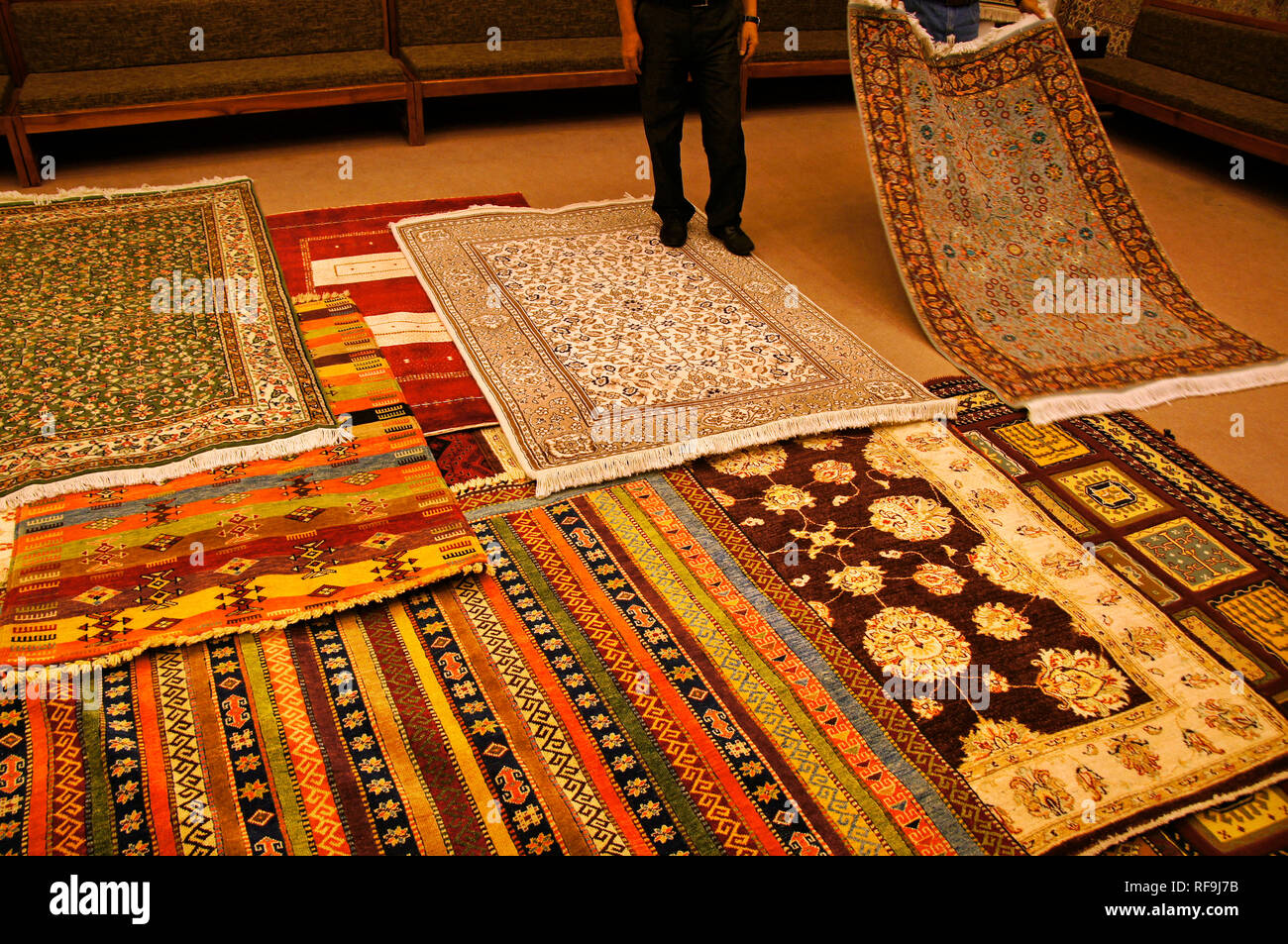 Diversi tappeti turchi ad Avanos. Cappadocia, Anatolia. Turchia Foto Stock Diversi tappeti turchi ad Avanos. Cappadocia, Anatolia. Turchia Foto Stock