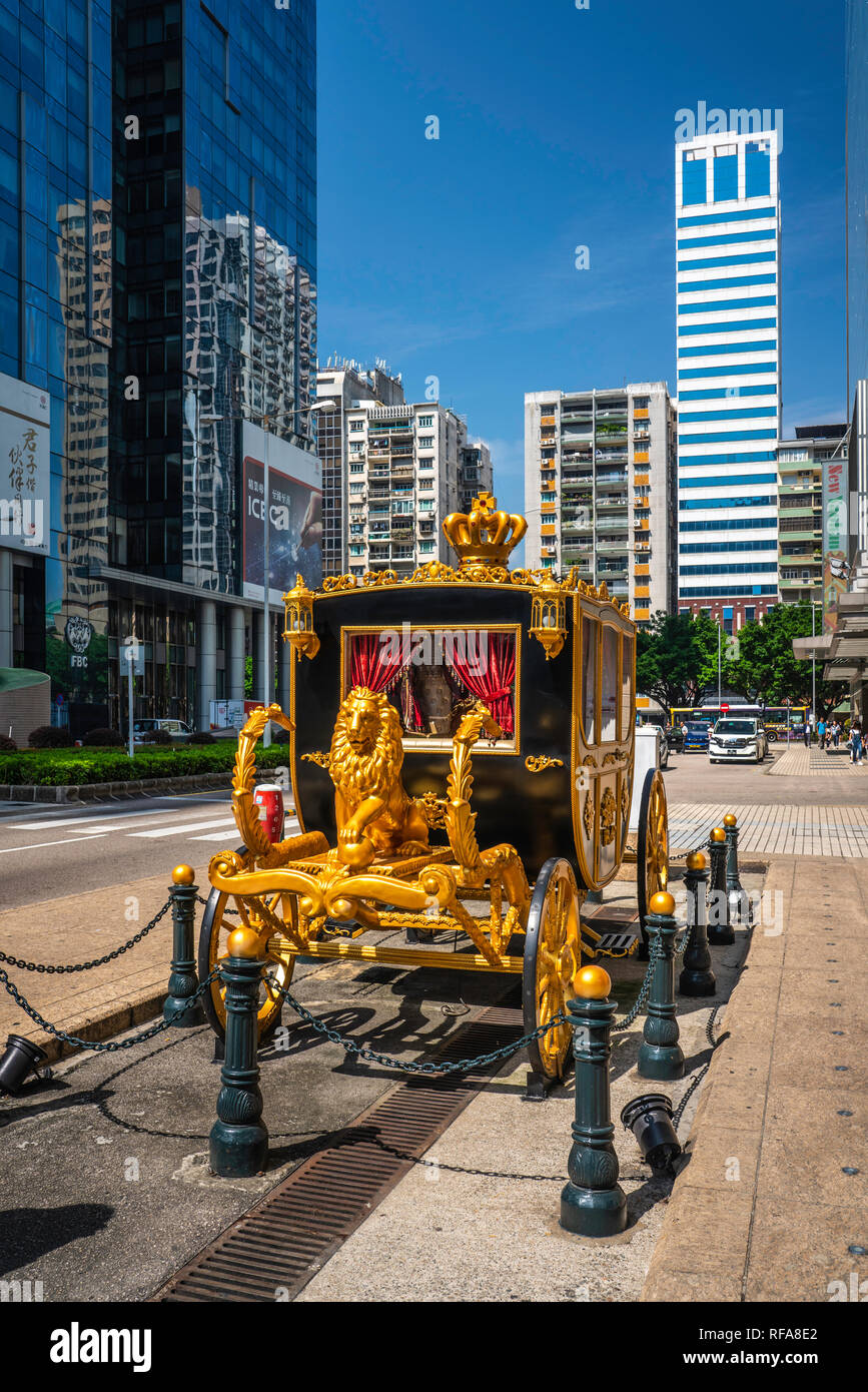 Una fase decorativa pulmann al di fuori del Grand Hotel Imperiale, Macao, Asia. Foto Stock