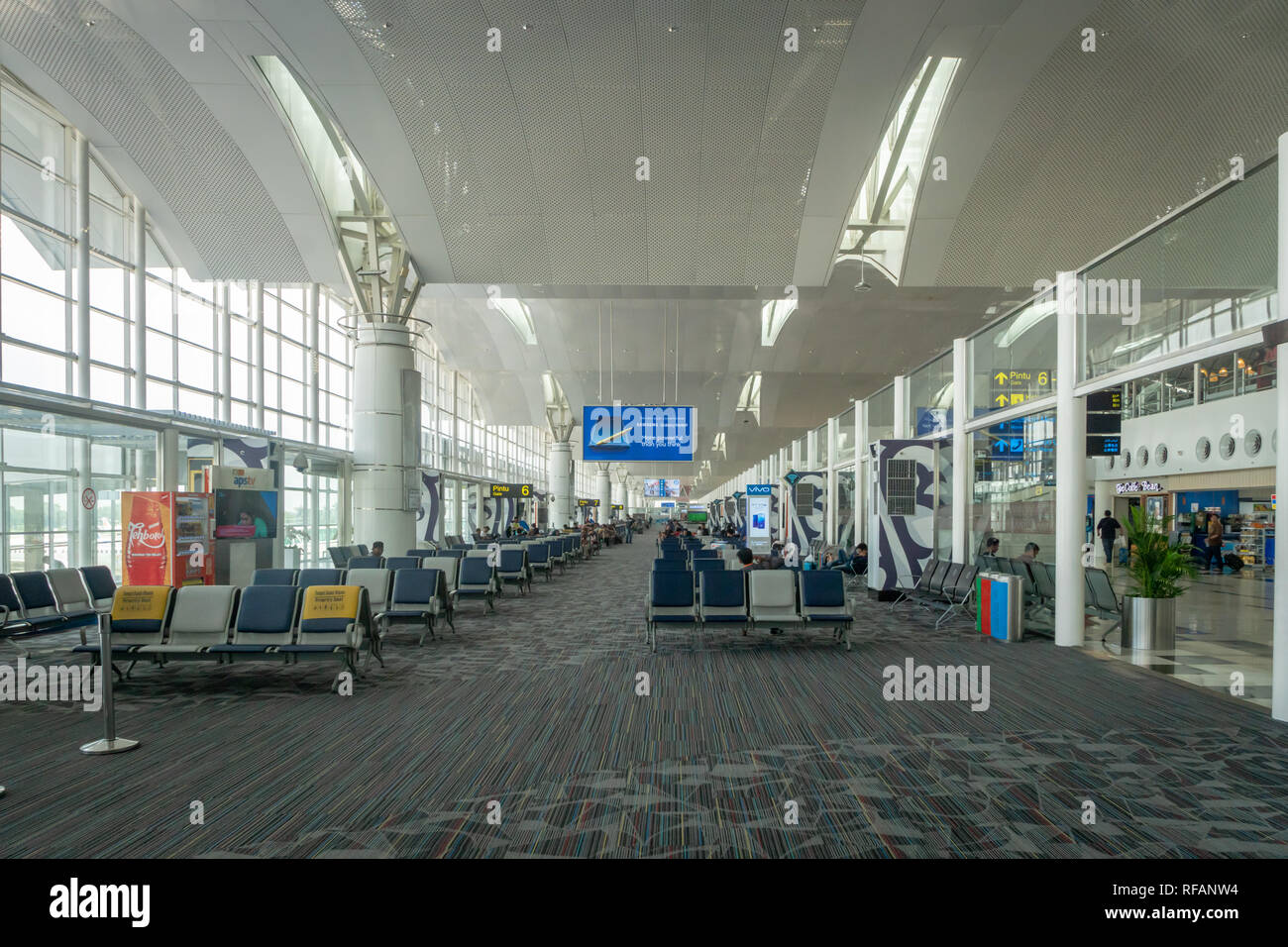 Medan, Indonesia - Gennaio 2019: Kualanamu aeroporto internazionale di architettura a Medan, nel nord di Sumatra, Indonesia. Foto Stock