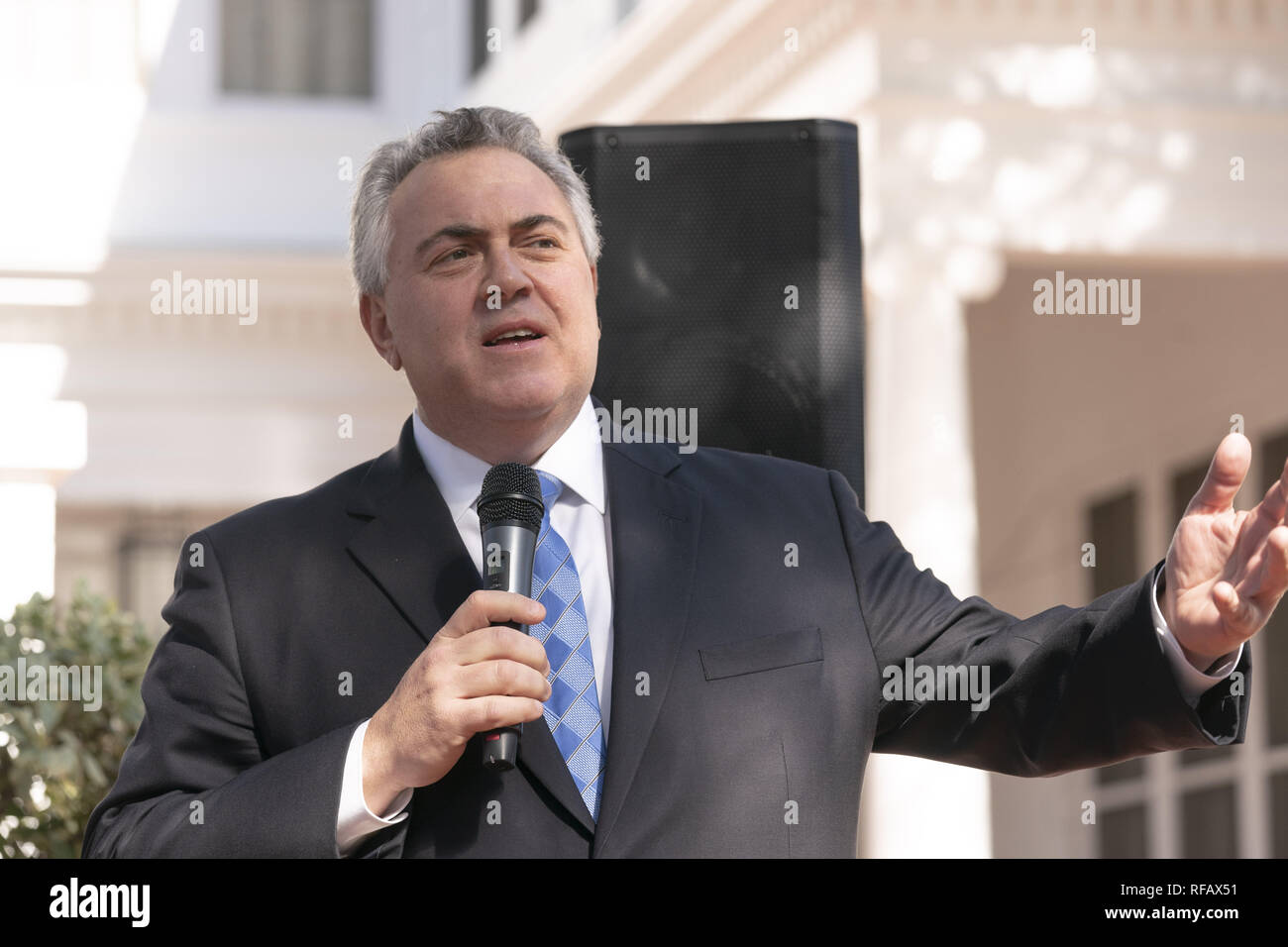 Austin, Texas, Stati Uniti d'America. 24 gen 2019. Ambasciatore Joe Hockey di Australia visite durante il Grande si accoppia Australia-Texas barbecue presso la Residenza del Governatore. Abbott e Hockey ha lavorato per rafforzare i legami tra gli alleati a discutere di agricoltura e high tech prima di mangiare vegemite australiana bruciate le estremità e heartbrand akaushi. Credito: Bob Daemmrich/ZUMA filo/Alamy Live News Foto Stock