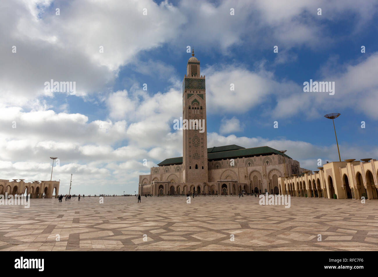 La Moschea di Hassan II è una moschea di Casablanca, Marocco. Si tratta della più grande moschea del Marocco e la settima più grande al mondo. Africa Foto Stock