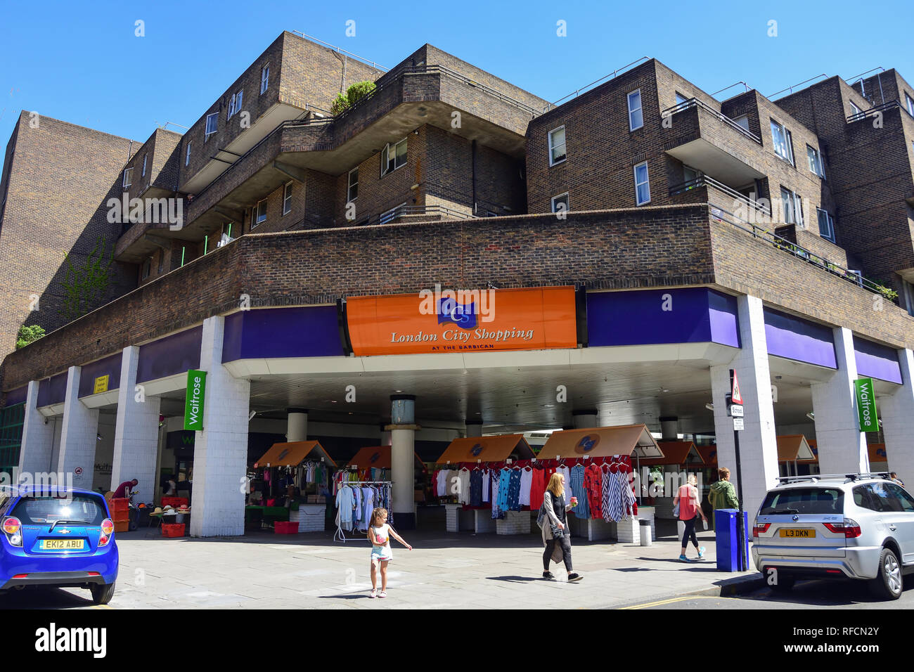 Ingresso al London City Shopping (LCS) presso il Barbican, Whitecross Street, Barbican, la City di Londra Greater London, England, Regno Unito Foto Stock