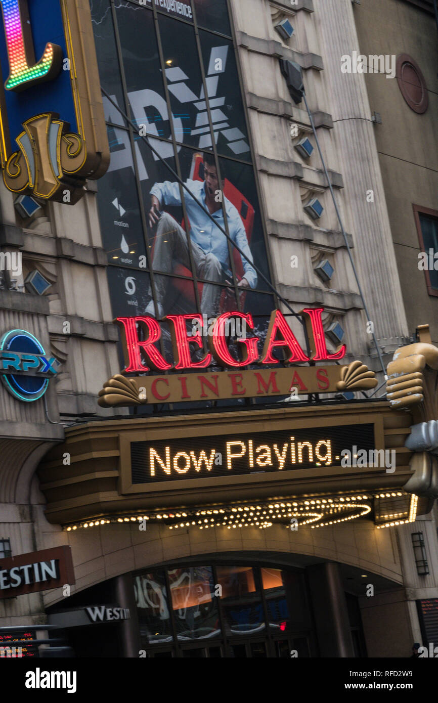 Regal complesso del teatro a 247 W 42nd Street dispone di nuovi film di rilascio, New York City, Stati Uniti d'America Foto Stock