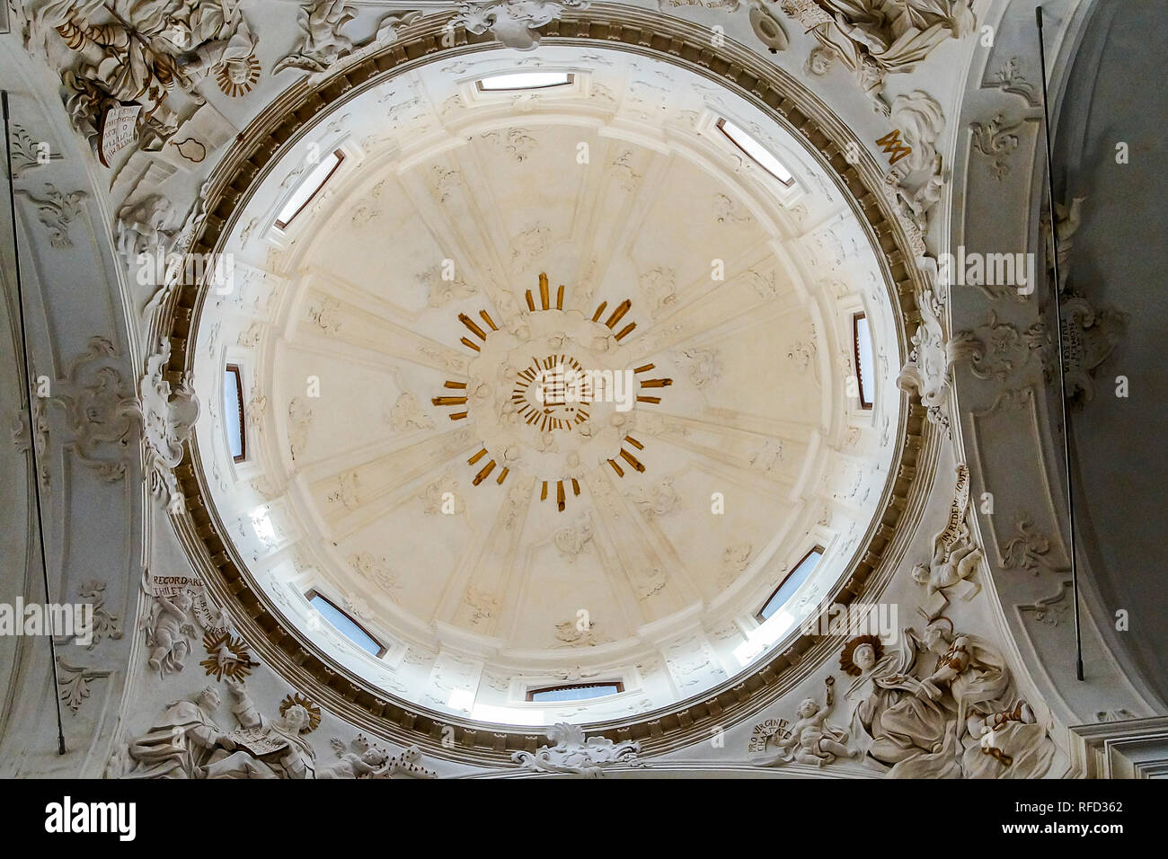 Cupola della chiesa di San Domenico a Noto - Sicilia - Italia Foto Stock