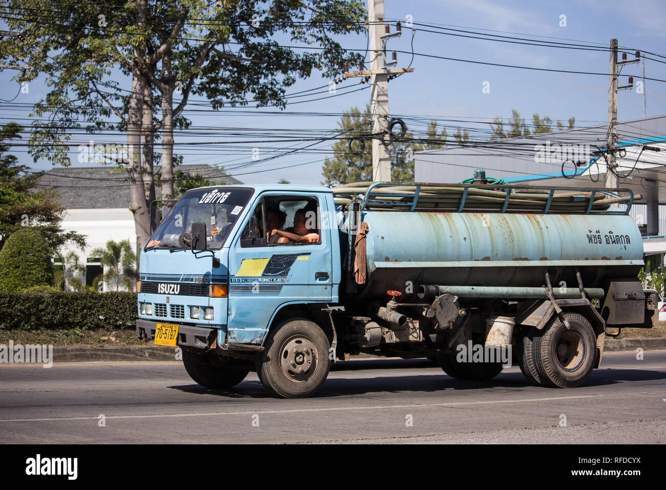 Chiangmai, Tailandia - 4 Gennaio 2019: Privato del serbatoio acque nere carrello. Foto di road no.121 circa 8 km dal centro cittadino di Chiangmai, Thailandia. Foto Stock
