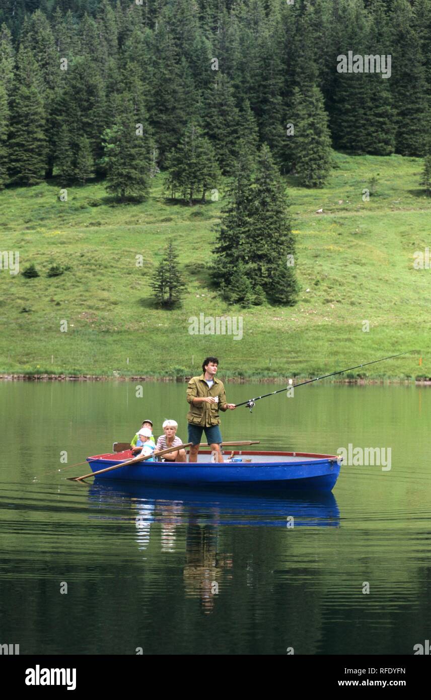 CHE, Svizzera Canton San Gallo : Viaggio di pesca su un piccolo lago vicino a Sargans Foto Stock