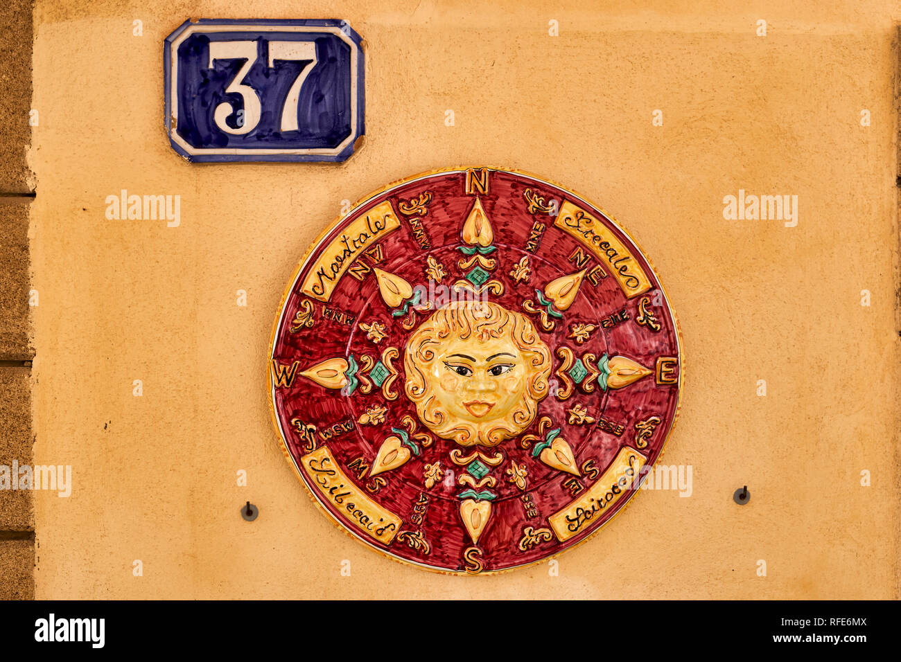 Le famose ceramiche di Caltagirone. Sicilia Italia Foto Stock