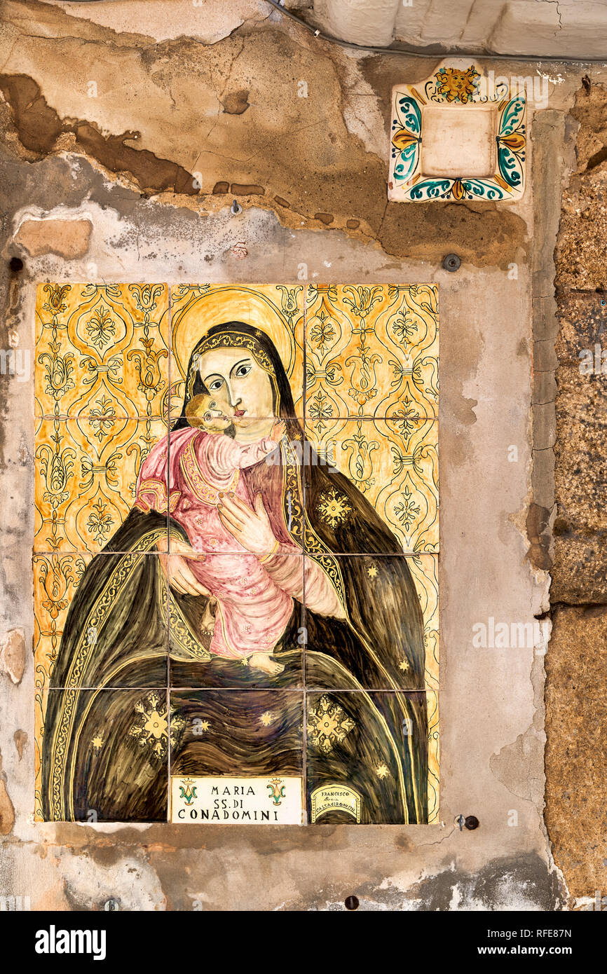 Le famose ceramiche di Caltagirone. Sicilia Italia Foto Stock