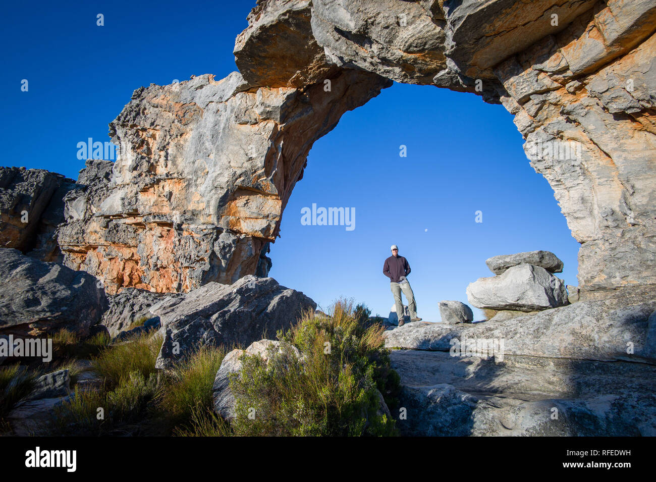 Wolfberg montagna del Cederberg Wilderness Area è la patria di una delle escursioni o backpacking sentiero attraverso Wolfberg crepe al famoso Wolfberg Arch. Foto Stock