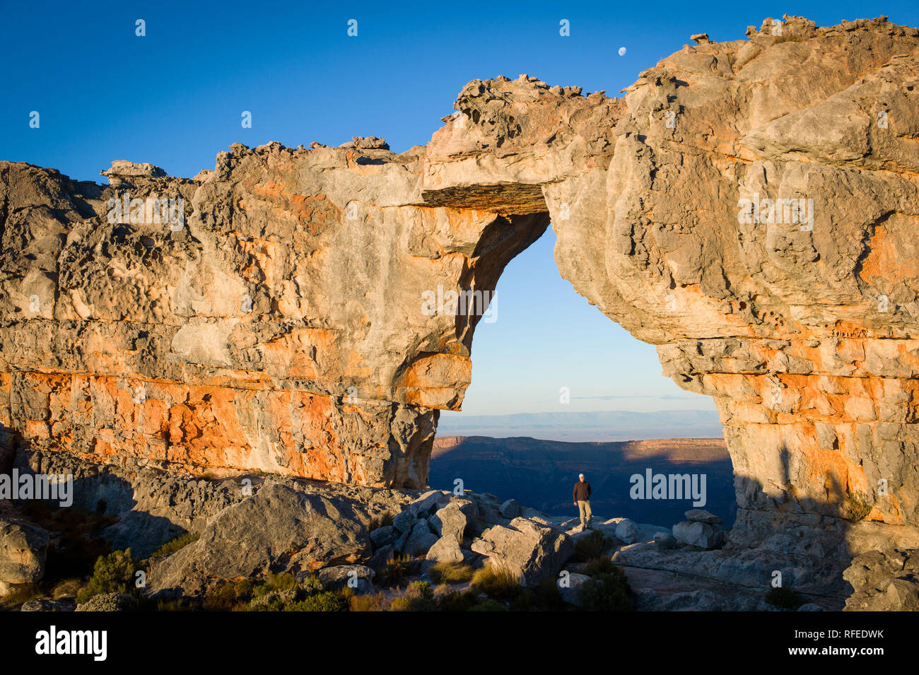 Wolfberg montagna del Cederberg Wilderness Area è la patria di una delle escursioni o backpacking sentiero attraverso Wolfberg crepe al famoso Wolfberg Arch. Foto Stock