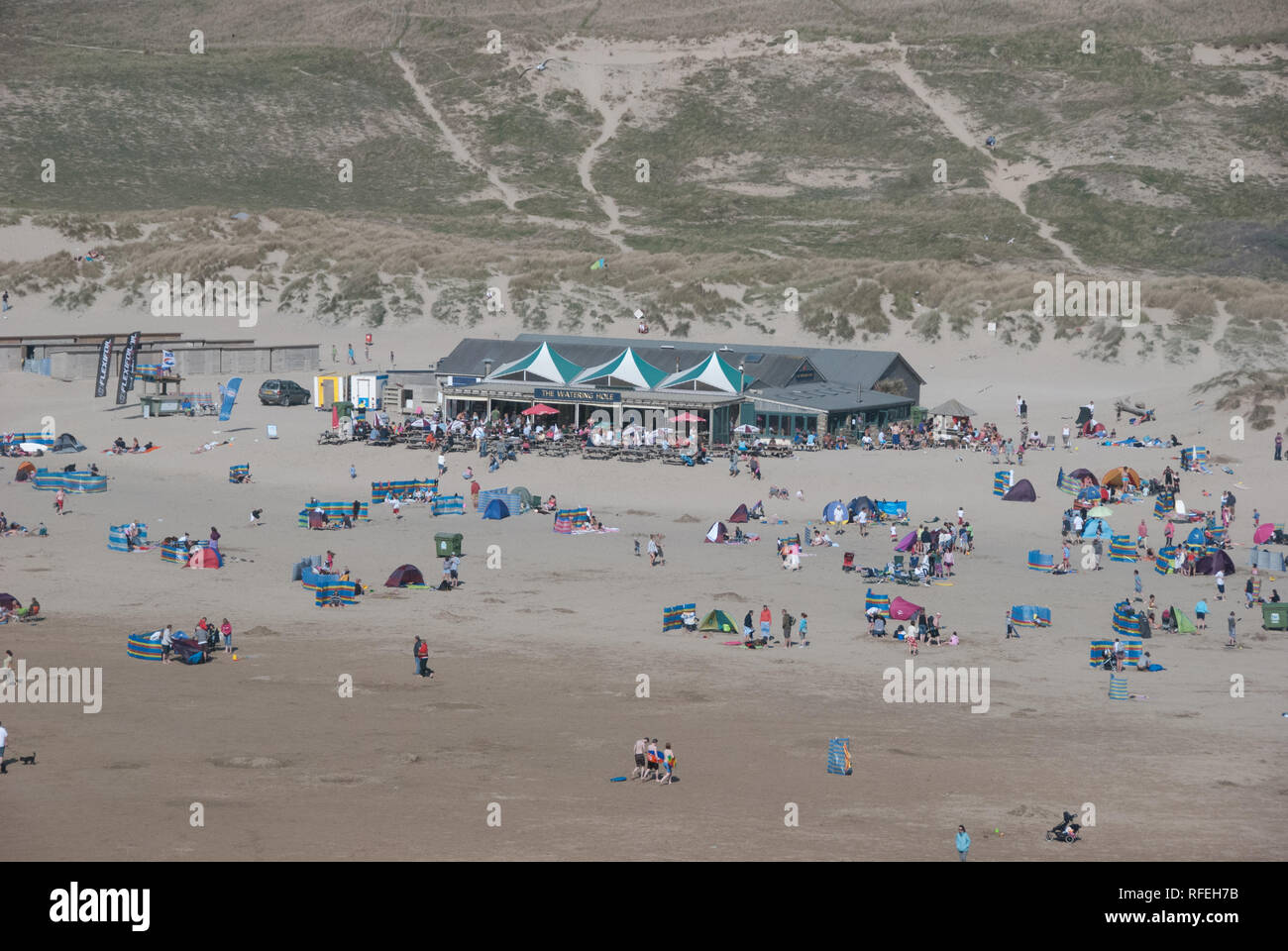 Perranporth Beach, il Watering Hole Pub. Foto Stock