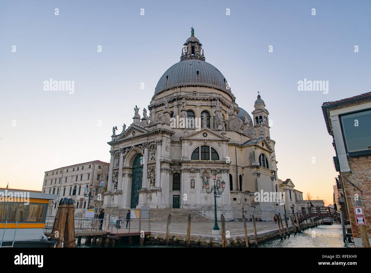 Santa Maria della Salute (Santa Maria della Salute), una chiesa cattolica a Venezia, Italia Foto Stock