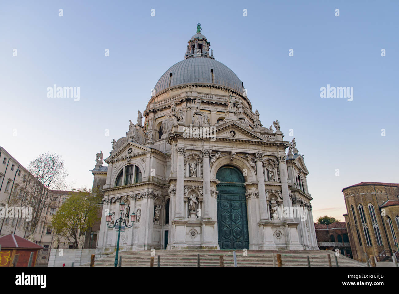 Santa Maria della Salute (Santa Maria della Salute), una chiesa cattolica a Venezia, Italia Foto Stock