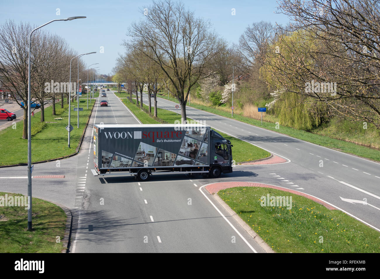 Strada principale di Lelystad, città capitale della provincia olandese Flevoland Foto Stock