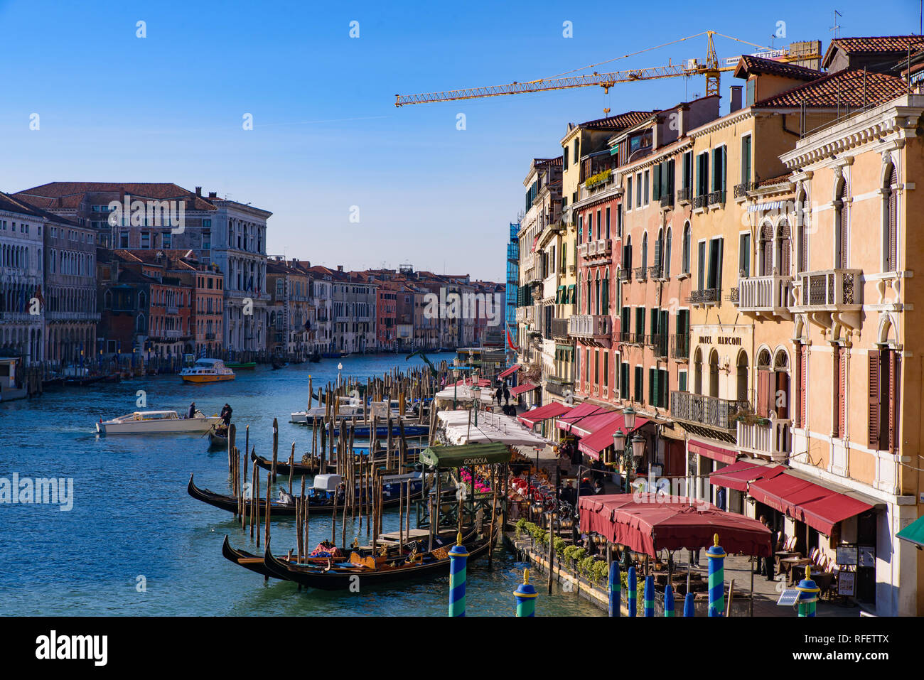 Edifici d'epoca da Canal a Venezia, Italia Foto Stock