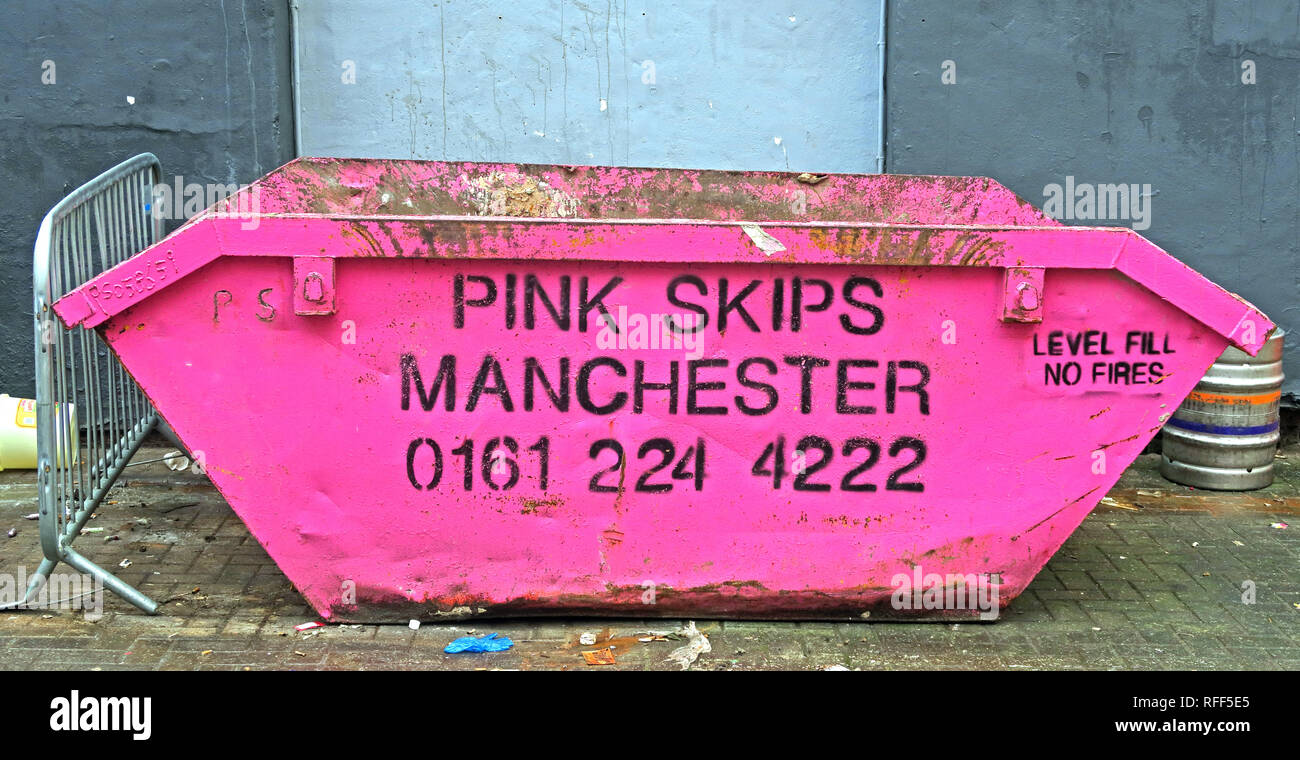 Rosa saltare, al di fuori di vaniglia nightclub di Canal Street, Manchester il Villaggio Gay, Lancs, England, Regno Unito Foto Stock