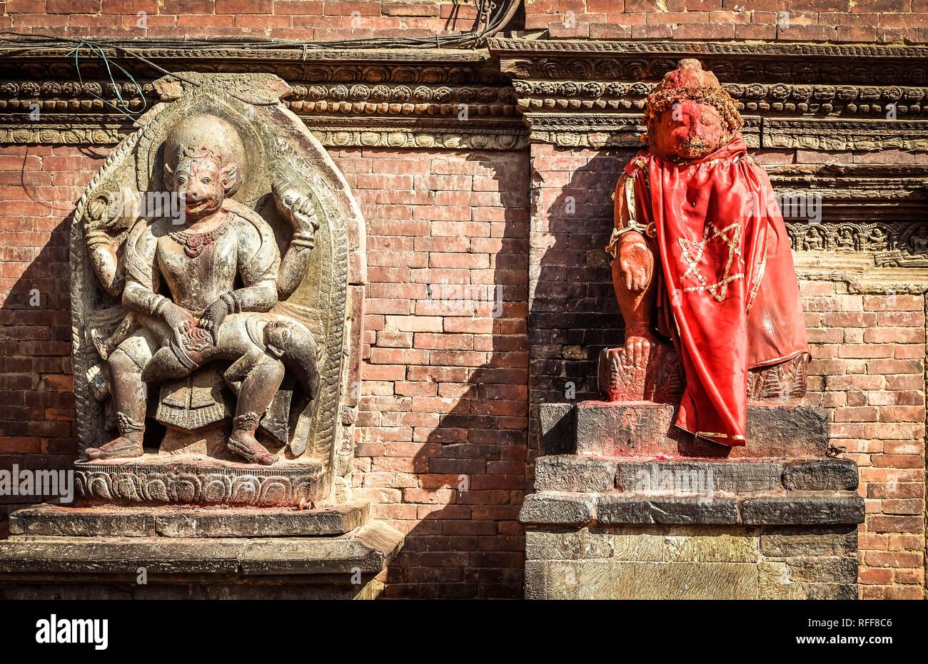 Divinità indù, statue, templi, Durbar Square, Patan, Valle di Kathmandu, regione Himalayana, Nepal Foto Stock