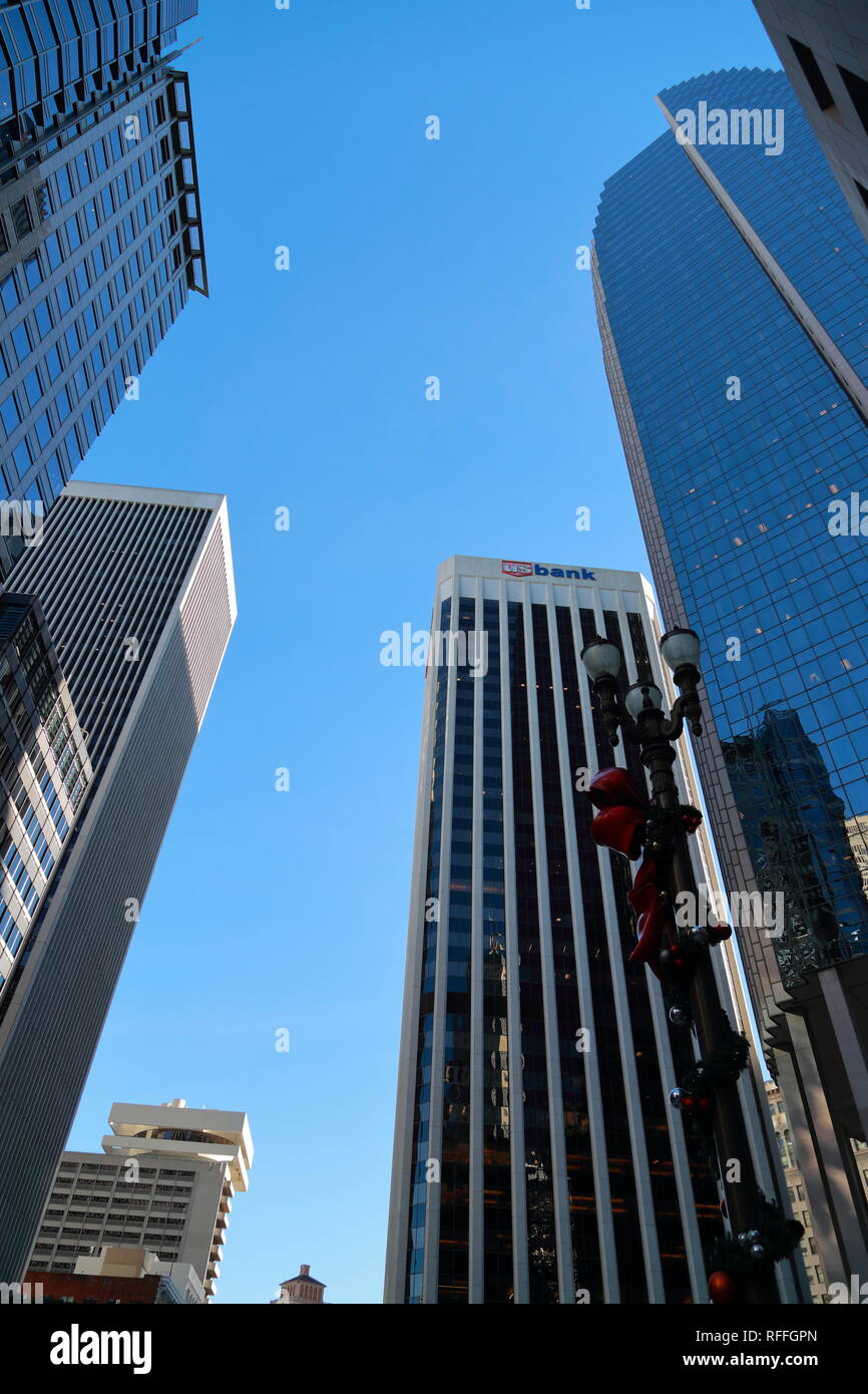 Alti edifici di uffici in California Street, San Francisco, USA Foto Stock