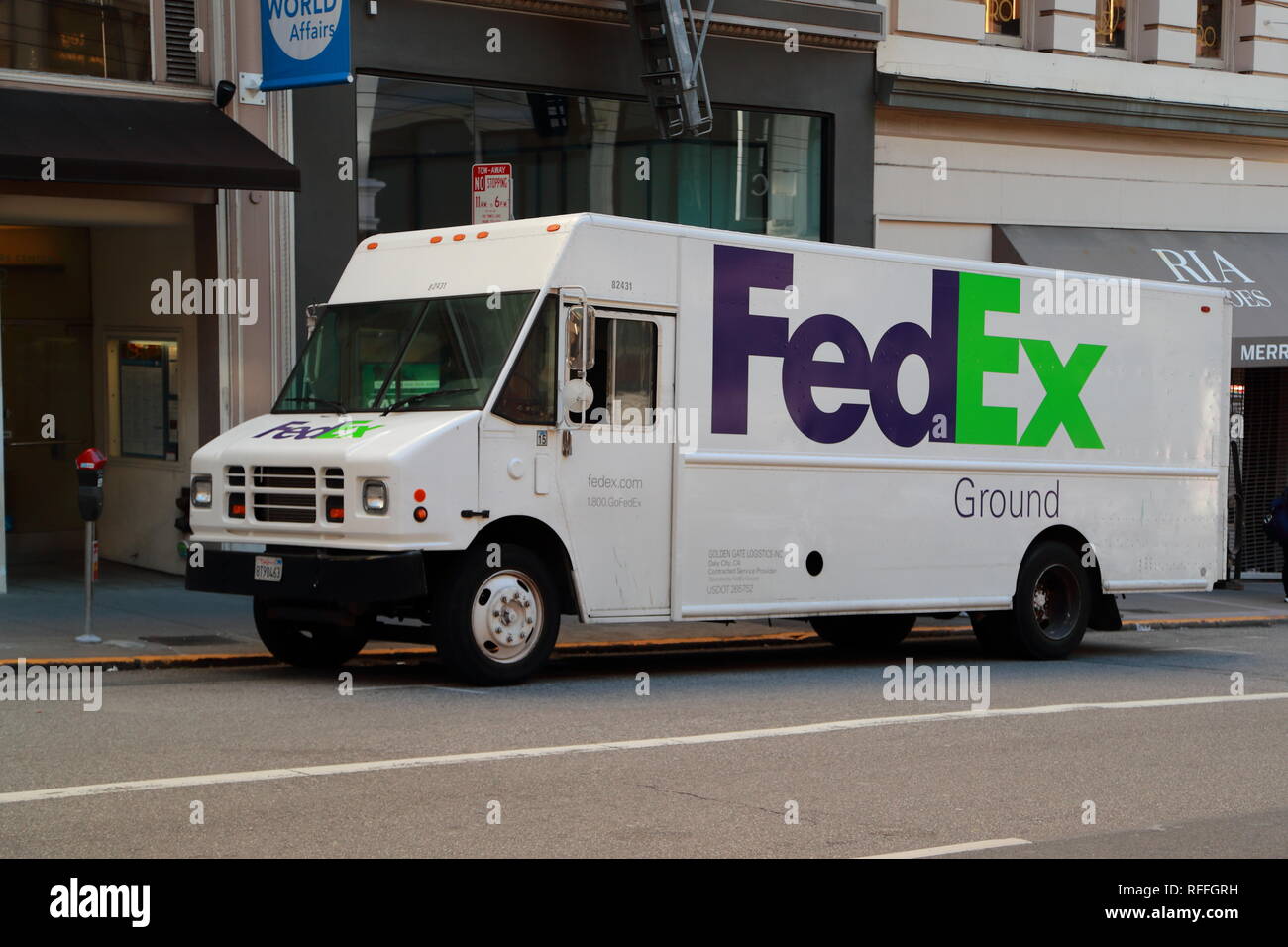 FedEx Ground delivery van a San Francisco, Stati Uniti d'America Foto Stock