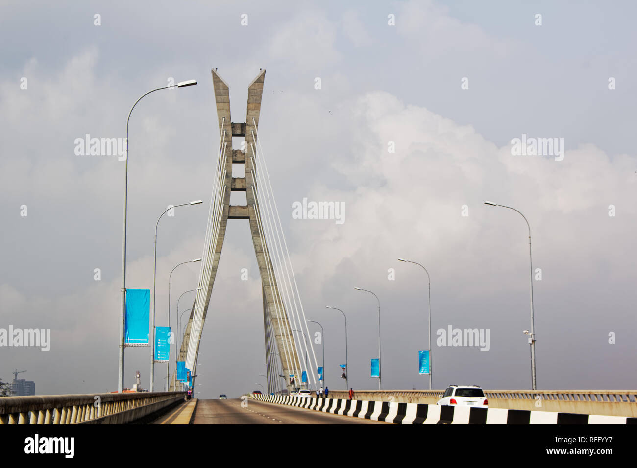 Ponte a pedaggio Lekki-Ikoyi, Lagos, Nigeria. Ponte sospeso. Foto Stock