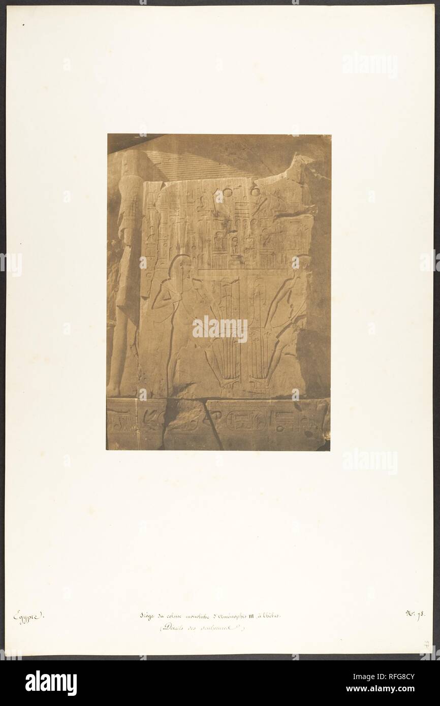 Siège du colosse monolithe d'Aménophis III, à Thèbes (Détails des sculture). Artista: Maxime Du Camp (Francese, 1822-1894). Dimensioni: Immagine: 9 1/8 × 6 7/16 in. (23,1 × 16,4 cm) Montaggio: 12 5/16 × 18 11/16 in. (31,2 × 47,5 cm). Data: 1849-50. Museo: Metropolitan Museum of Art di New York, Stati Uniti d'America. Foto Stock